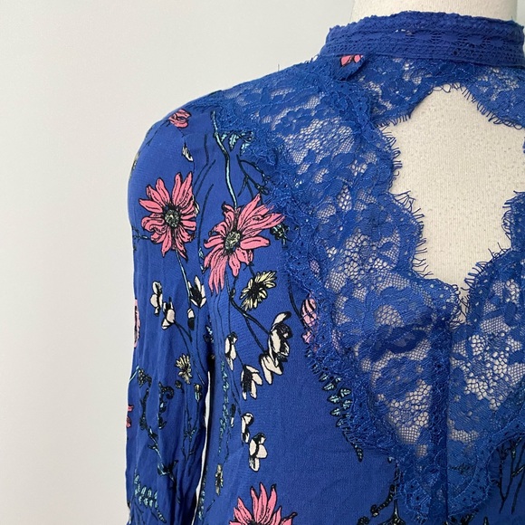 Lulus floral lace top long sleeve size- medium - Picture 6 of 8